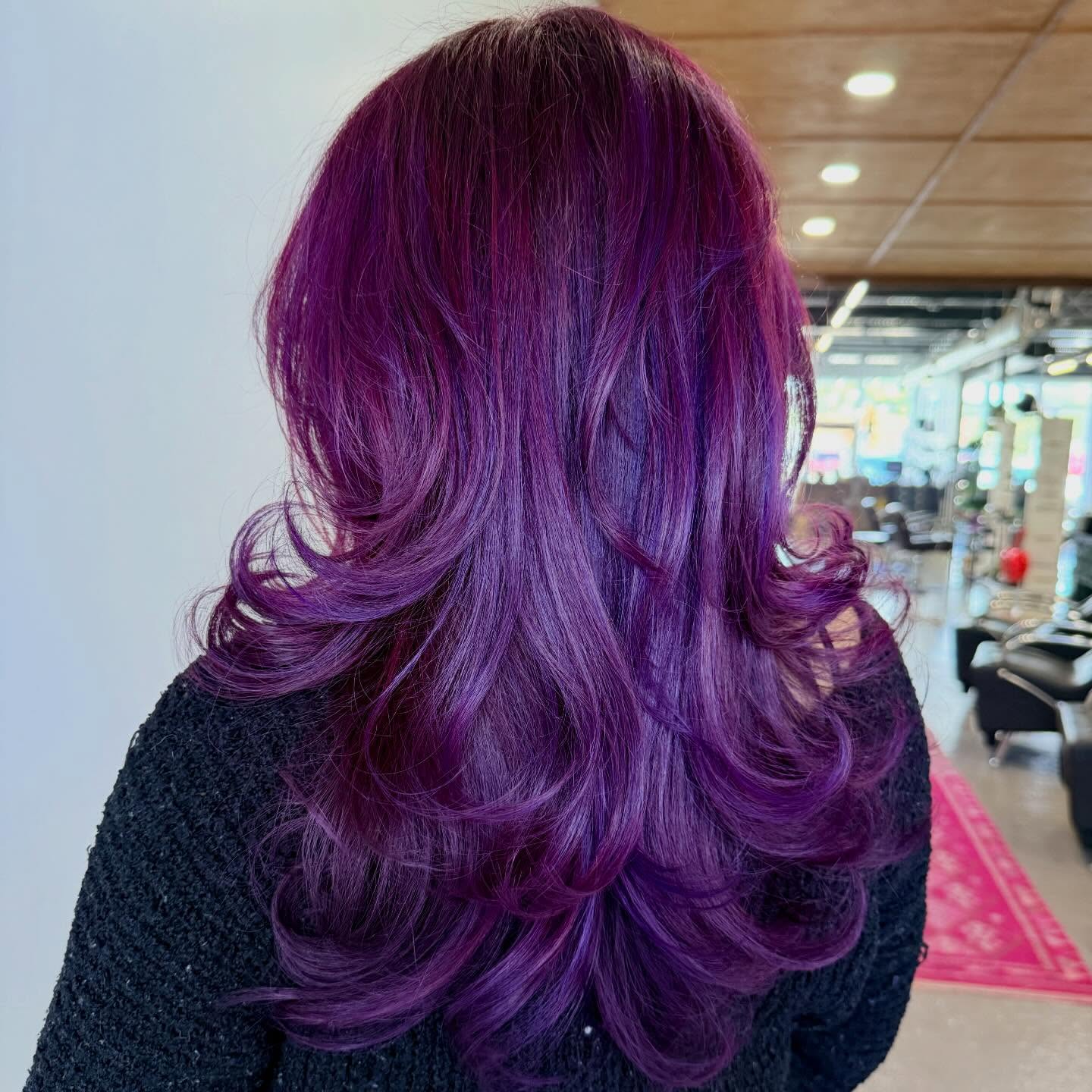 Elegant Deep Purple Layers with Soft Movement