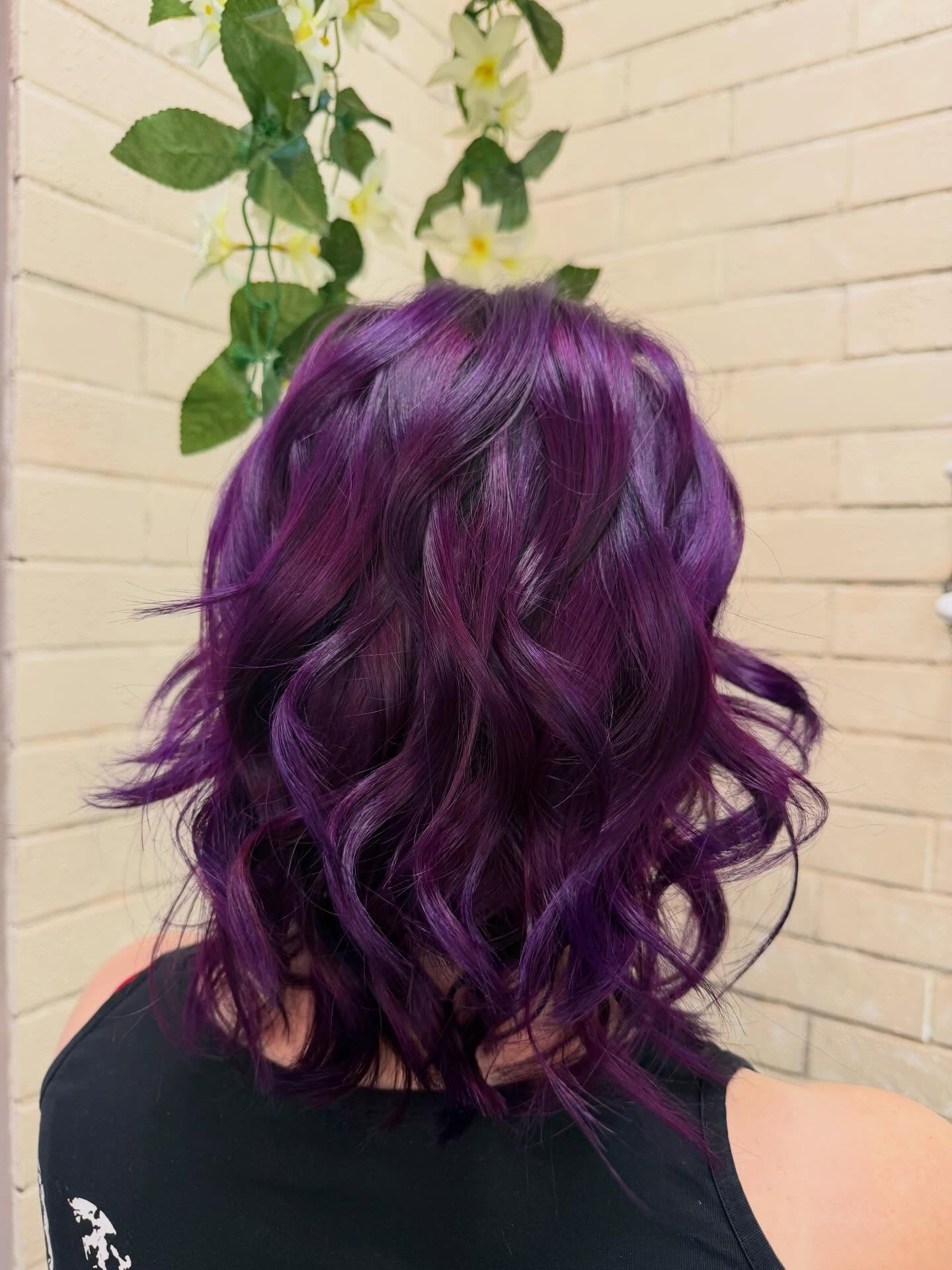 Layered Purple Waves with Soft Movement