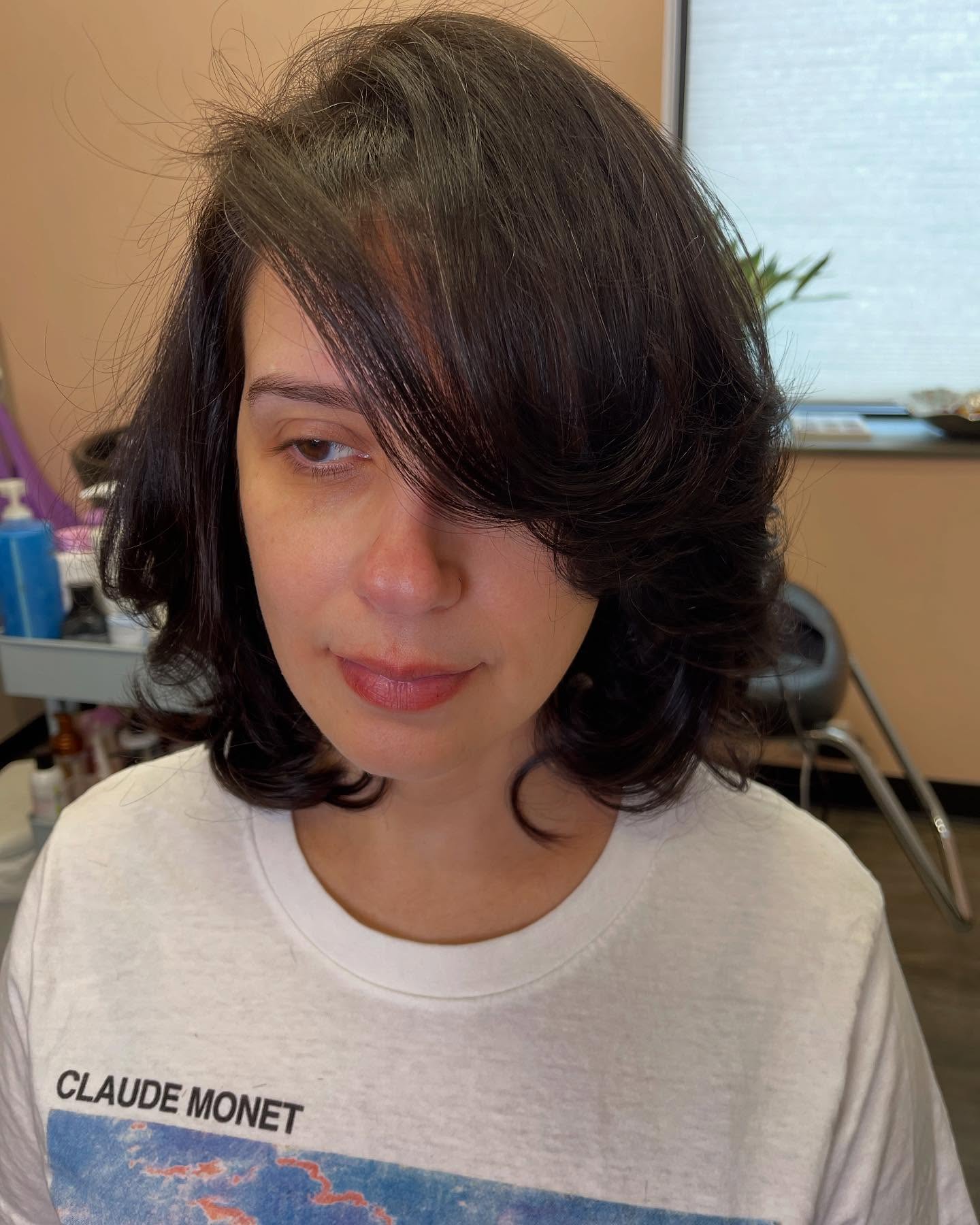 Modern Textured Shoulder-Length Shag with Face-Framing Layers