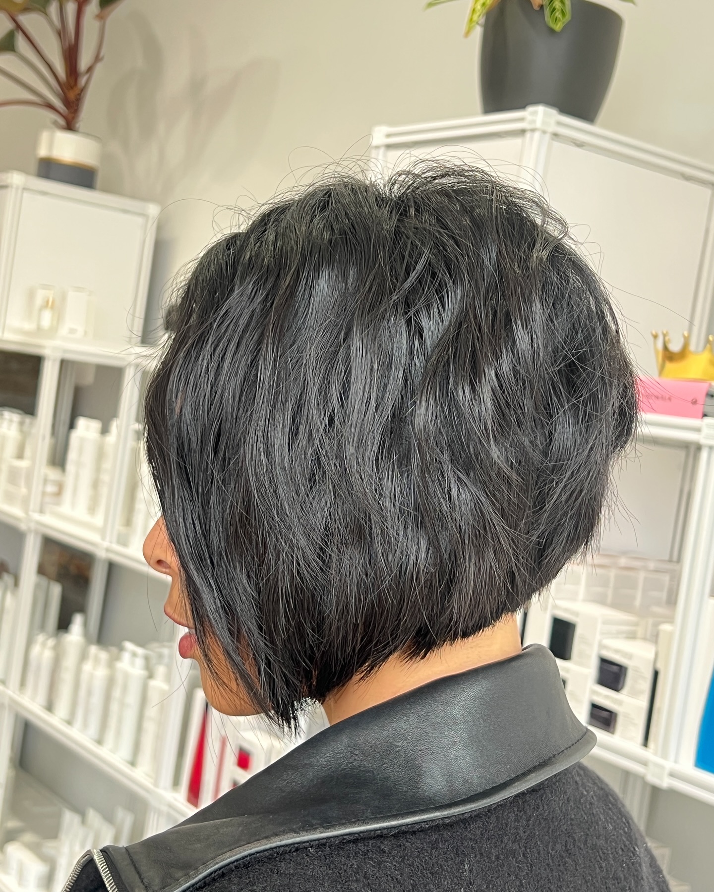 Dynamic Textured Bob with Effortless Movement