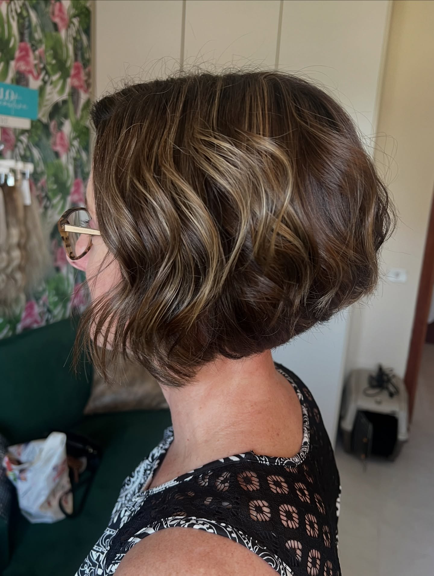 Textured Bob with Warm Caramel Highlights