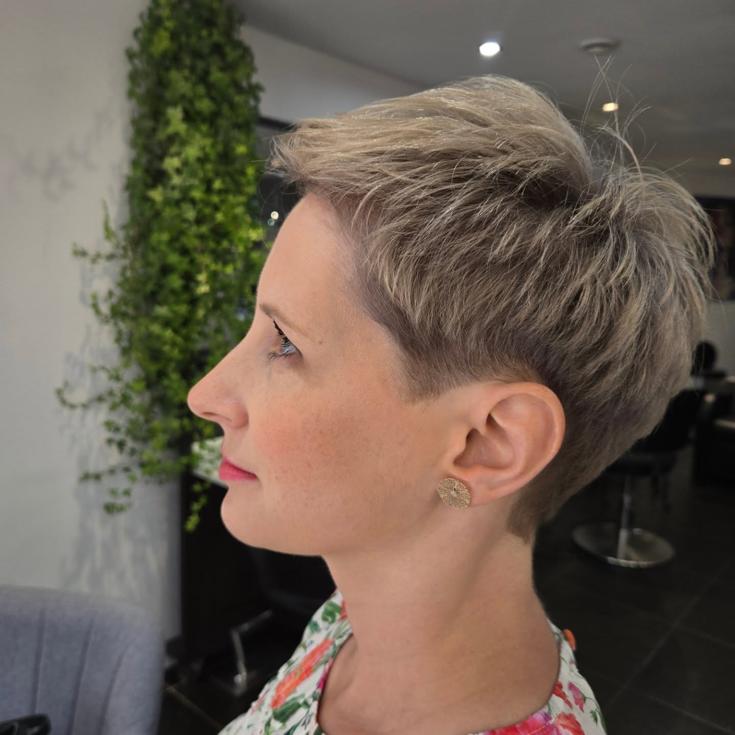 Chic Textured Pixie Cut with Soft Volume