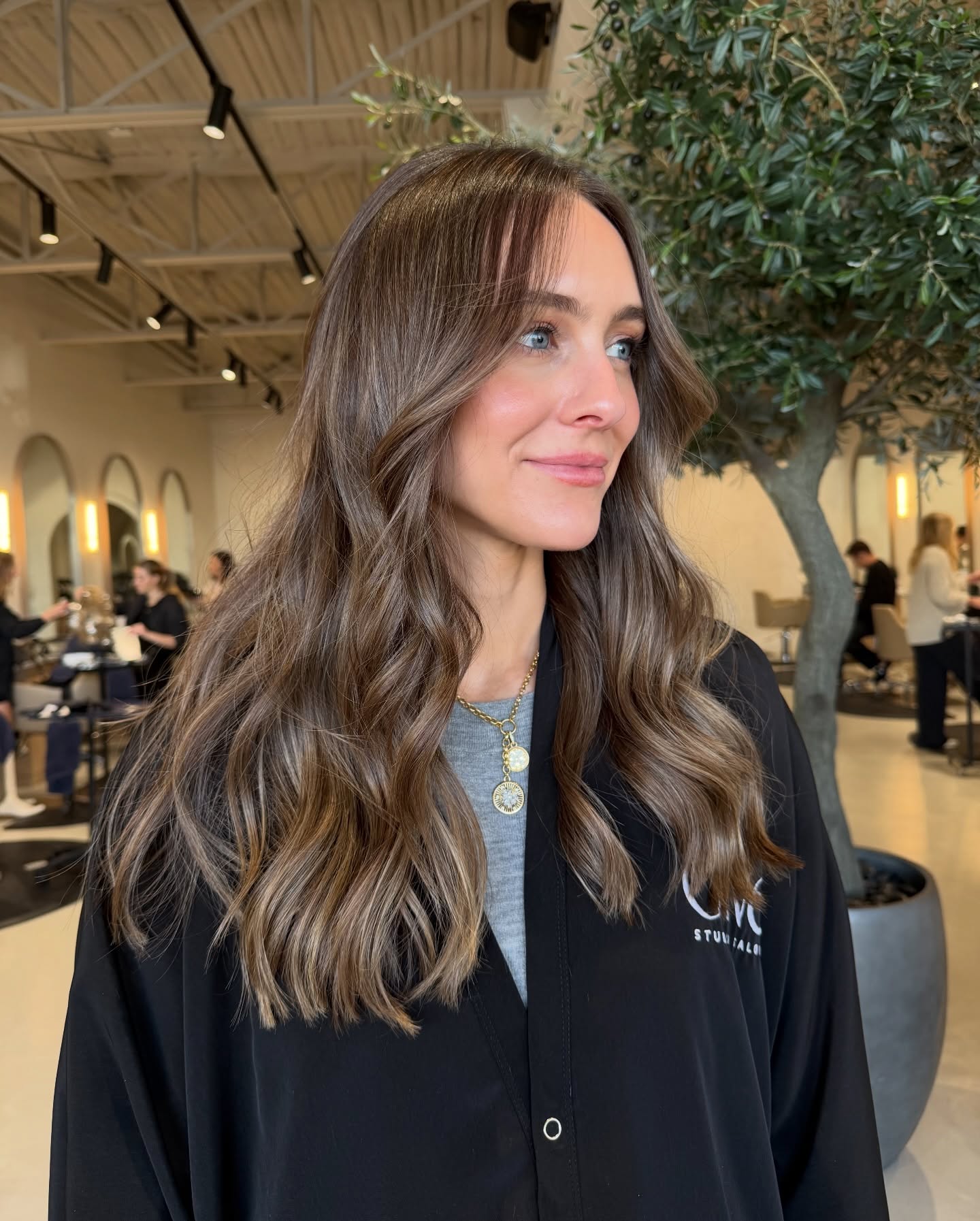 Long Layered Beach Waves with Subtle Highlights