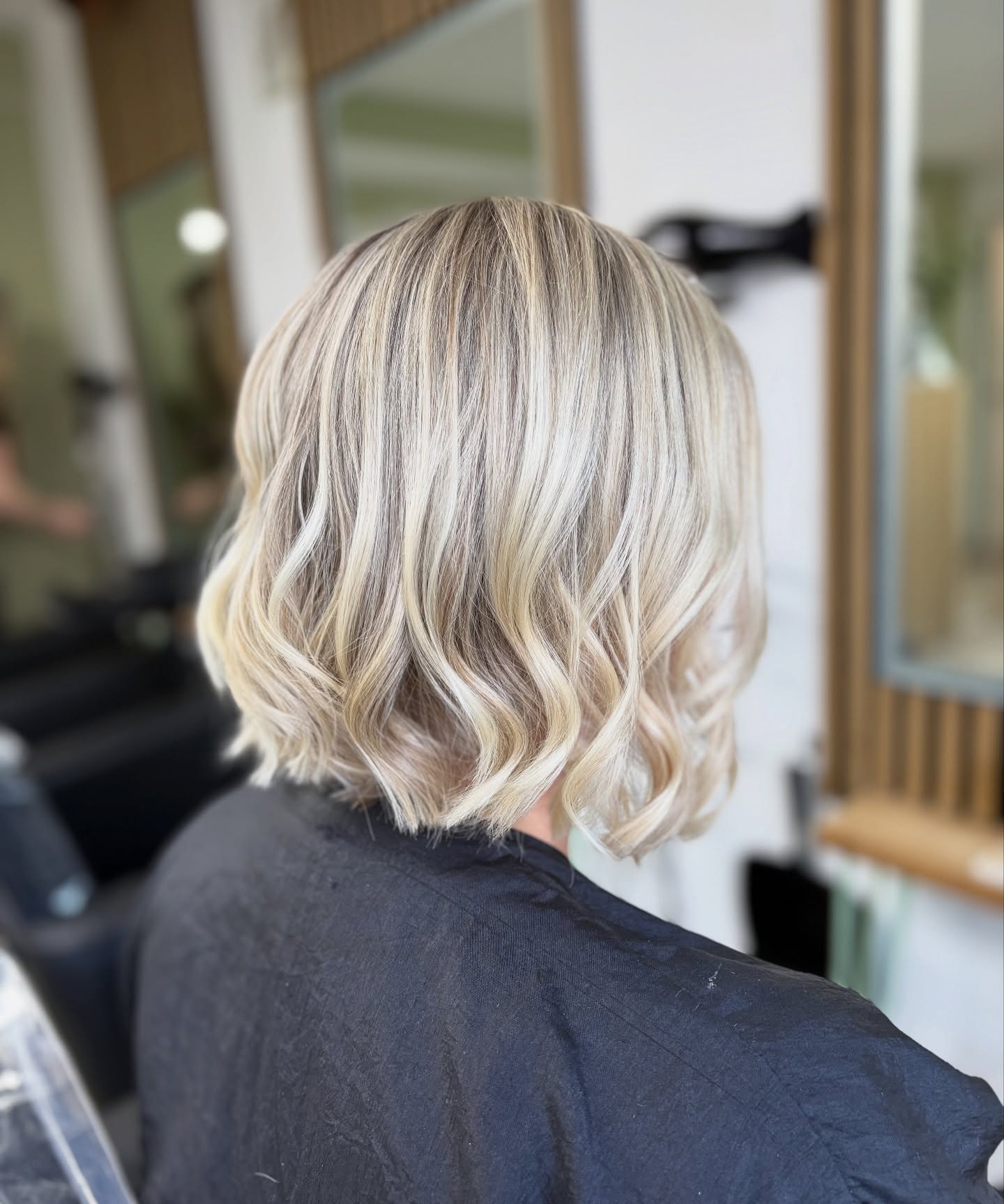 Textured Wavy Bob with Soft Highlights