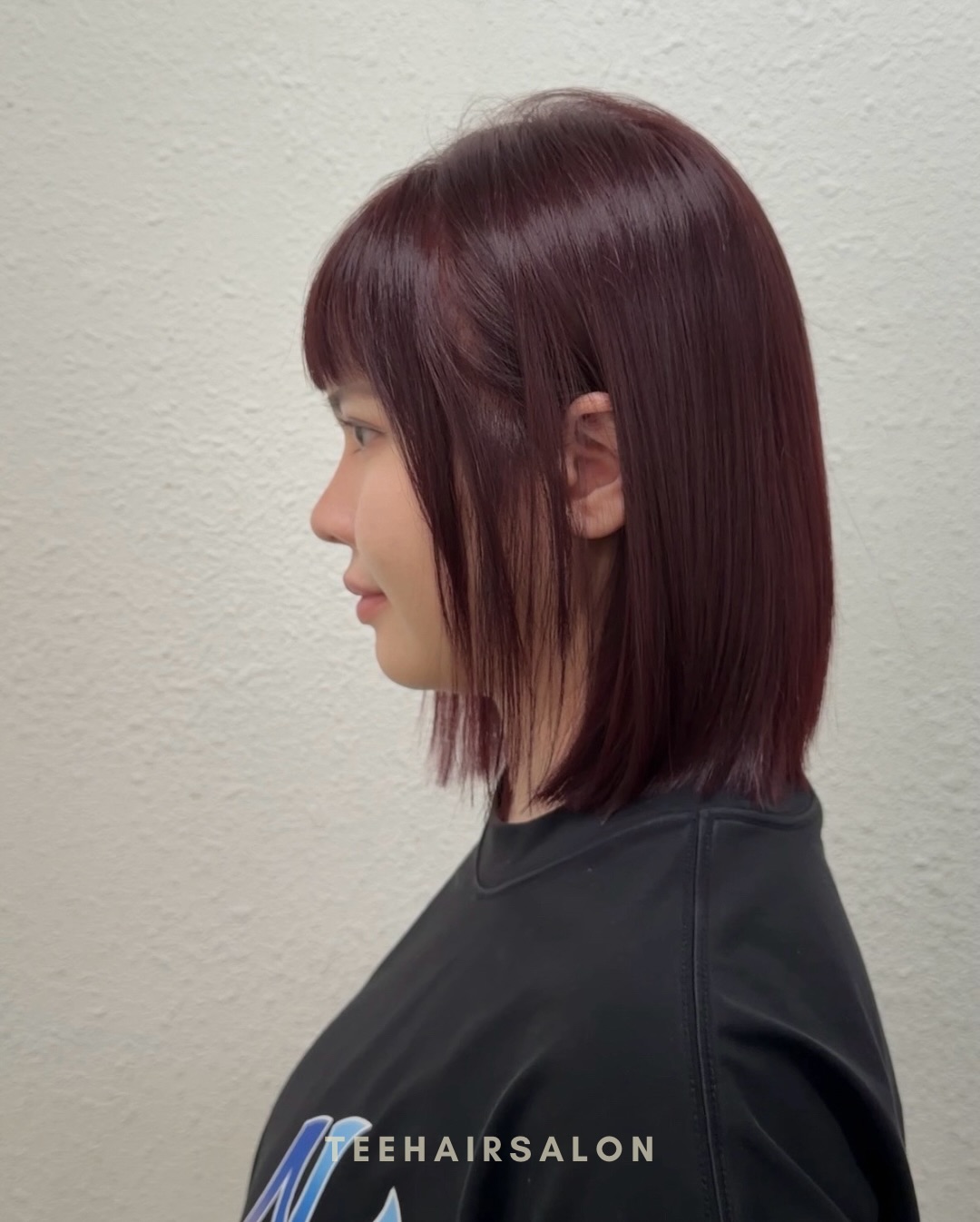 Chic Burgundy Blunt Cut with Subtle Texture