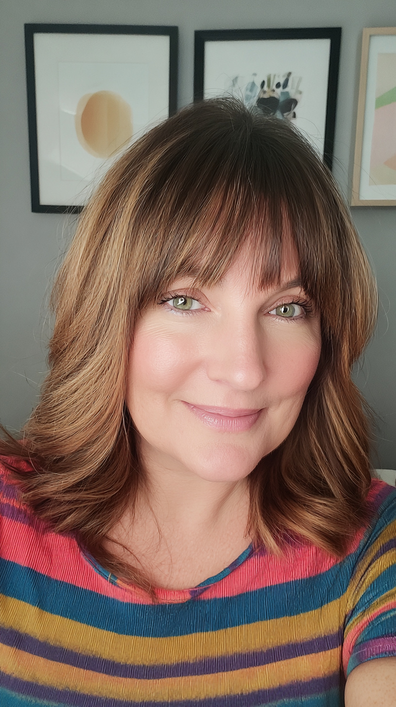 Chic Layered Cut with Face-Framing Bangs
