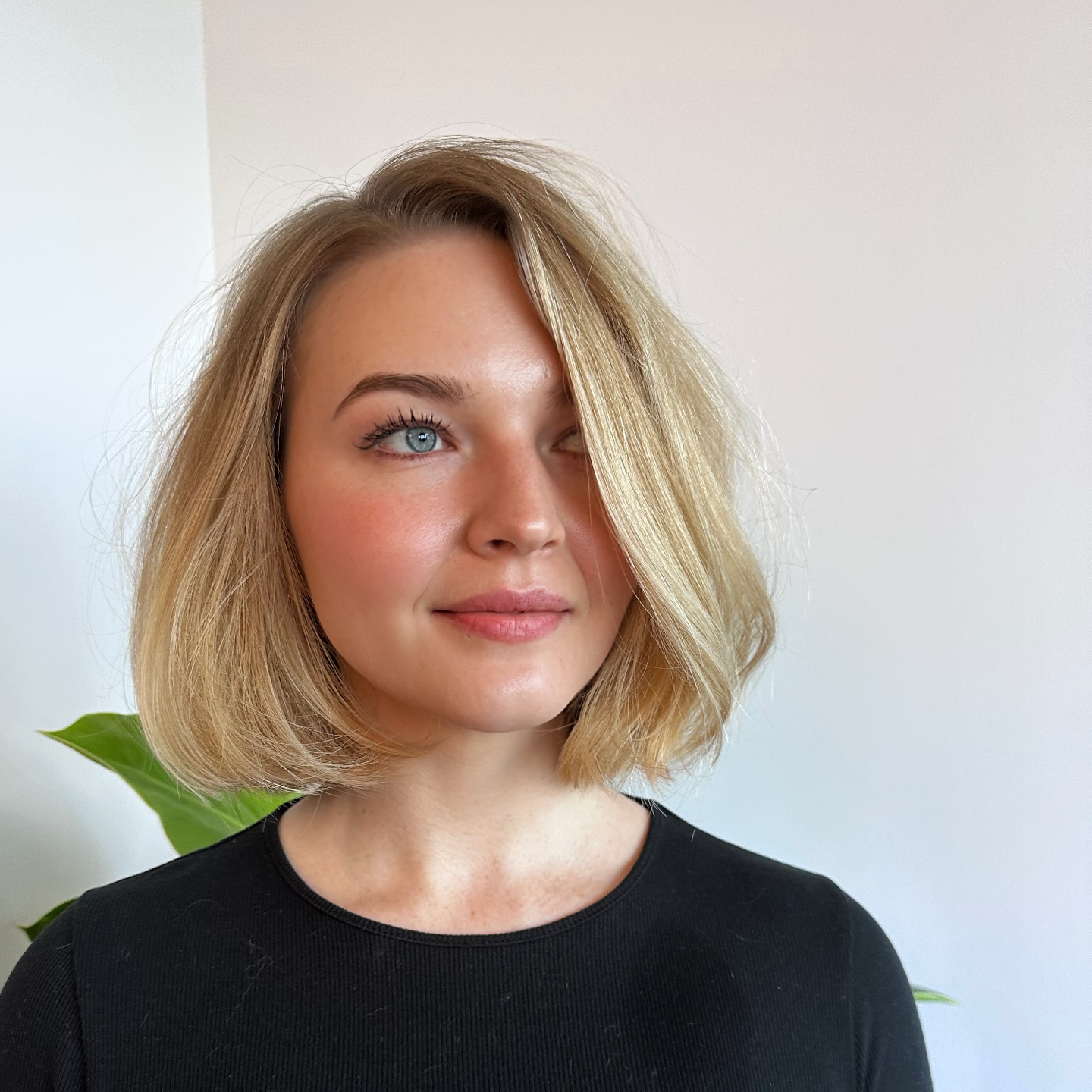 Chic Textured Bob with Subtle Movement