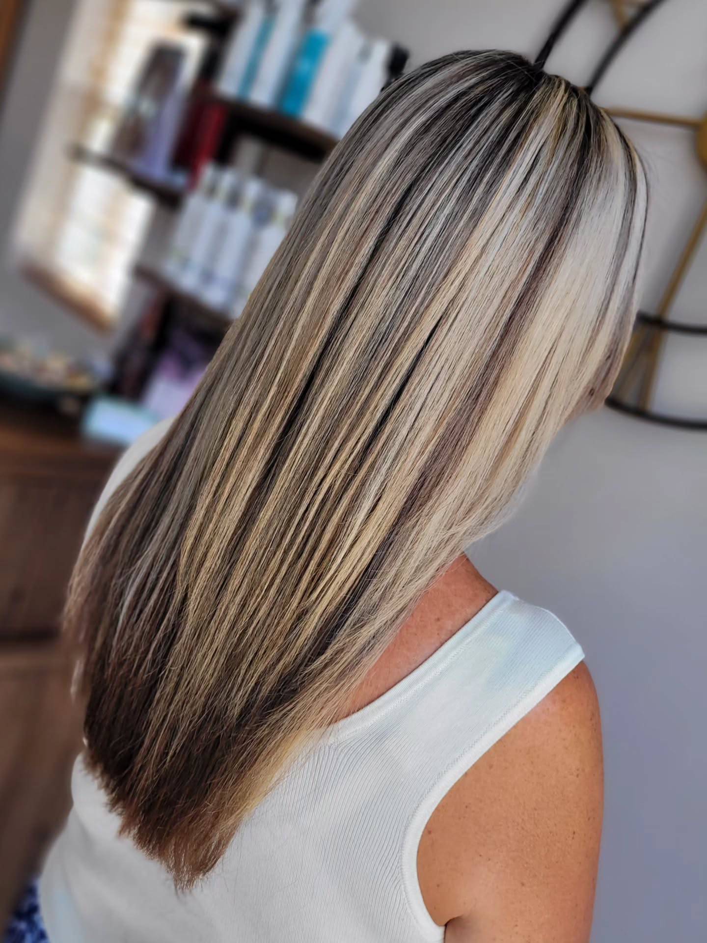 Contemporary Multi-Dimensional Blonde with Subtle Highlights