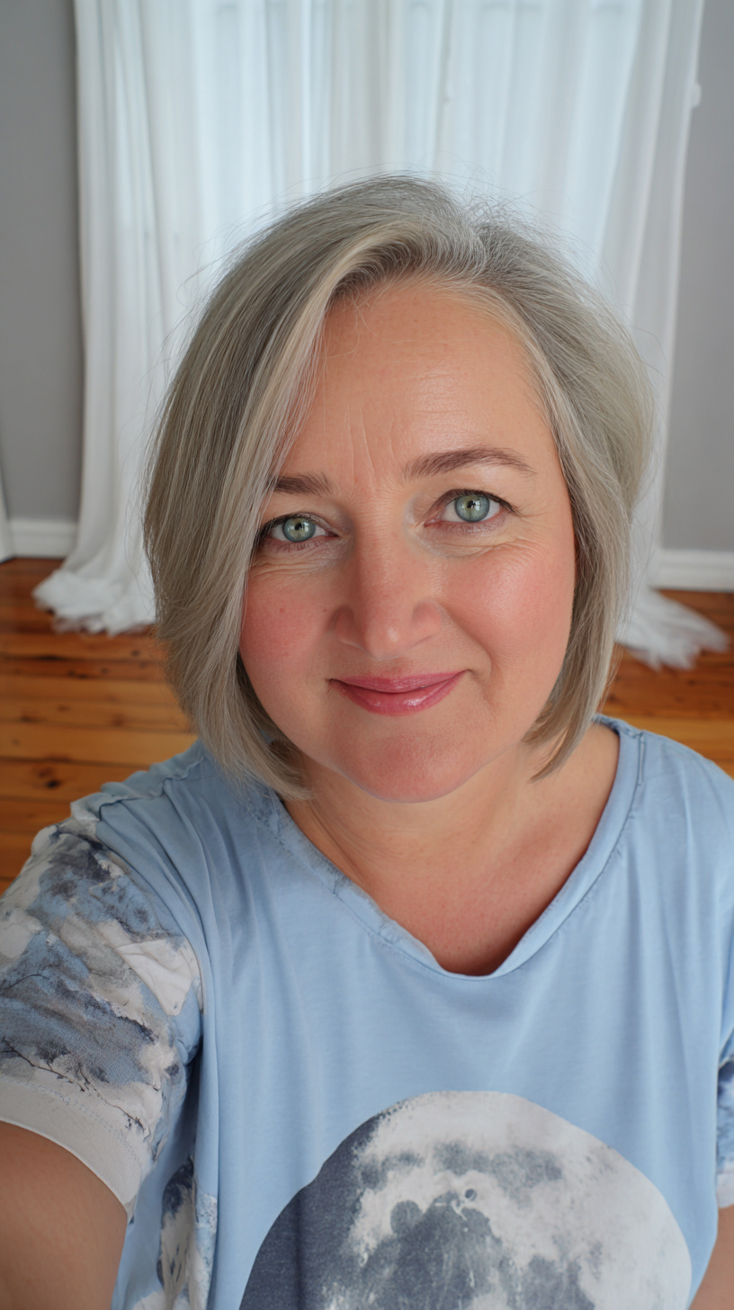 Trendy Soft Gray Lob with Subtle Textured Ends