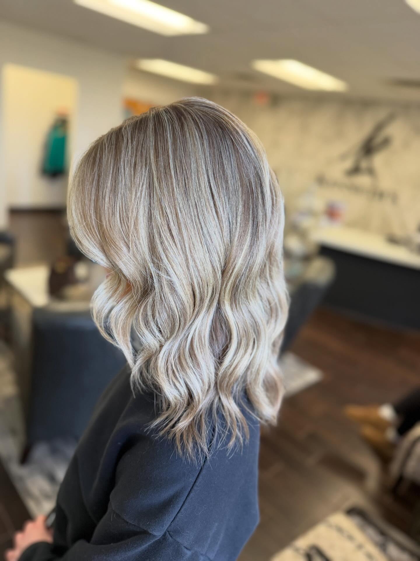 Softly Textured Lived-In Blonde Bob with Natural Movement