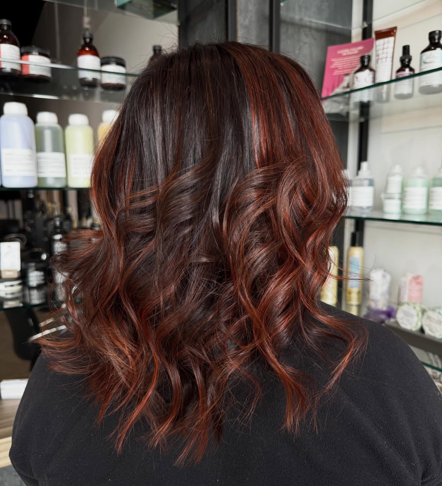 Dynamic Copper-Infused Wavy Lob