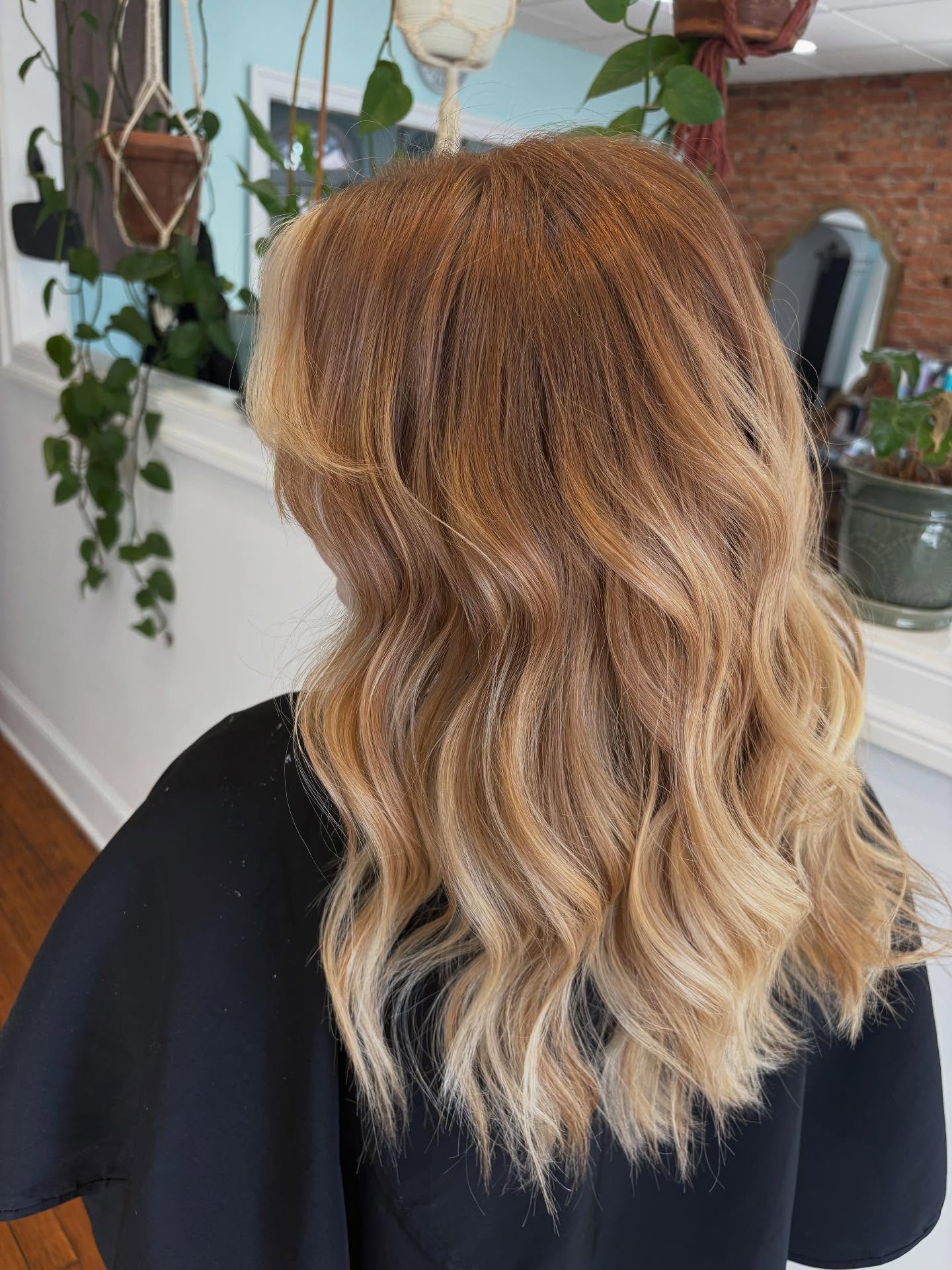 Soft, Sun-Kissed Waves with Subtle Highlights
