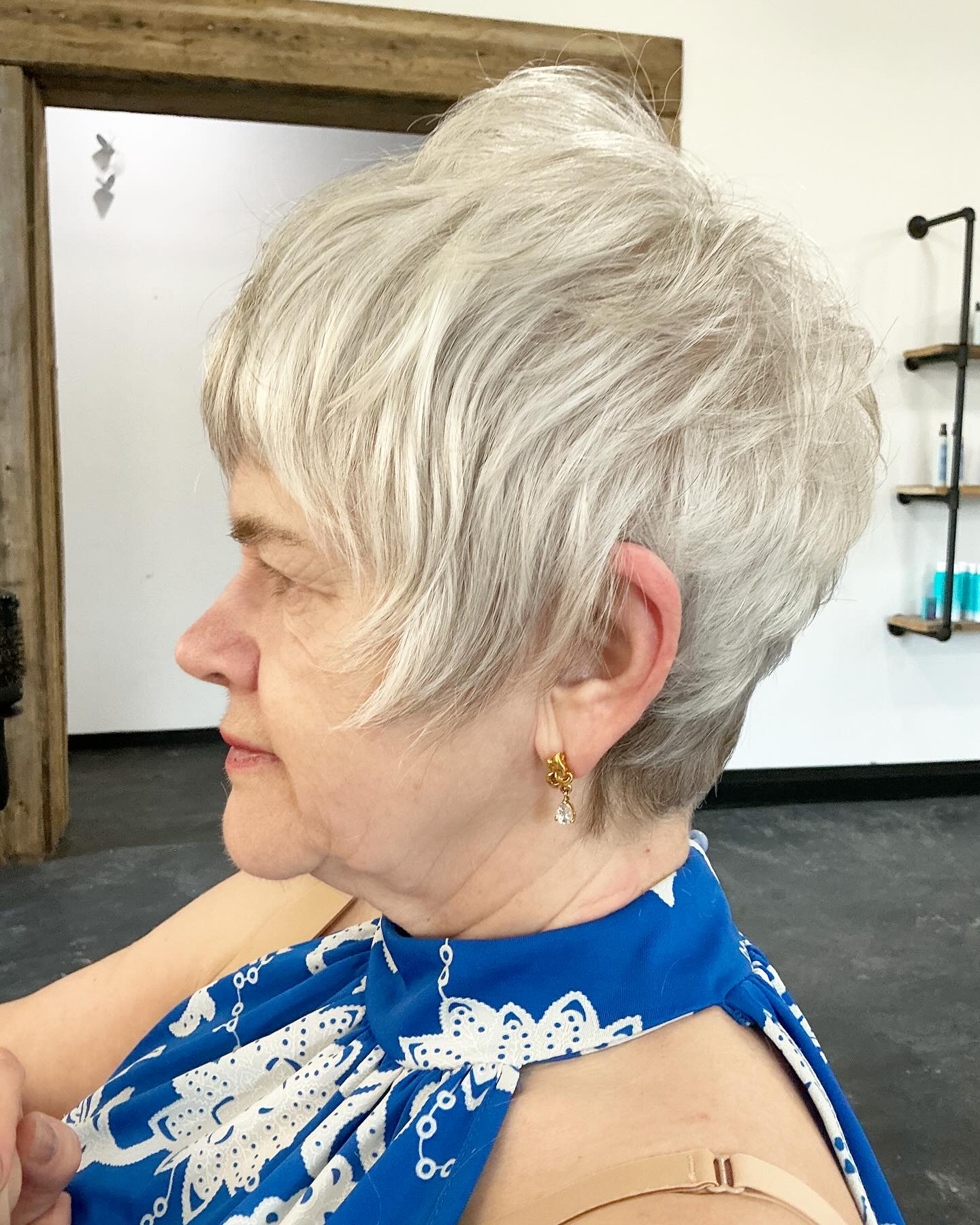Soft Textured Silver Pixie Cut with Subtle Layers