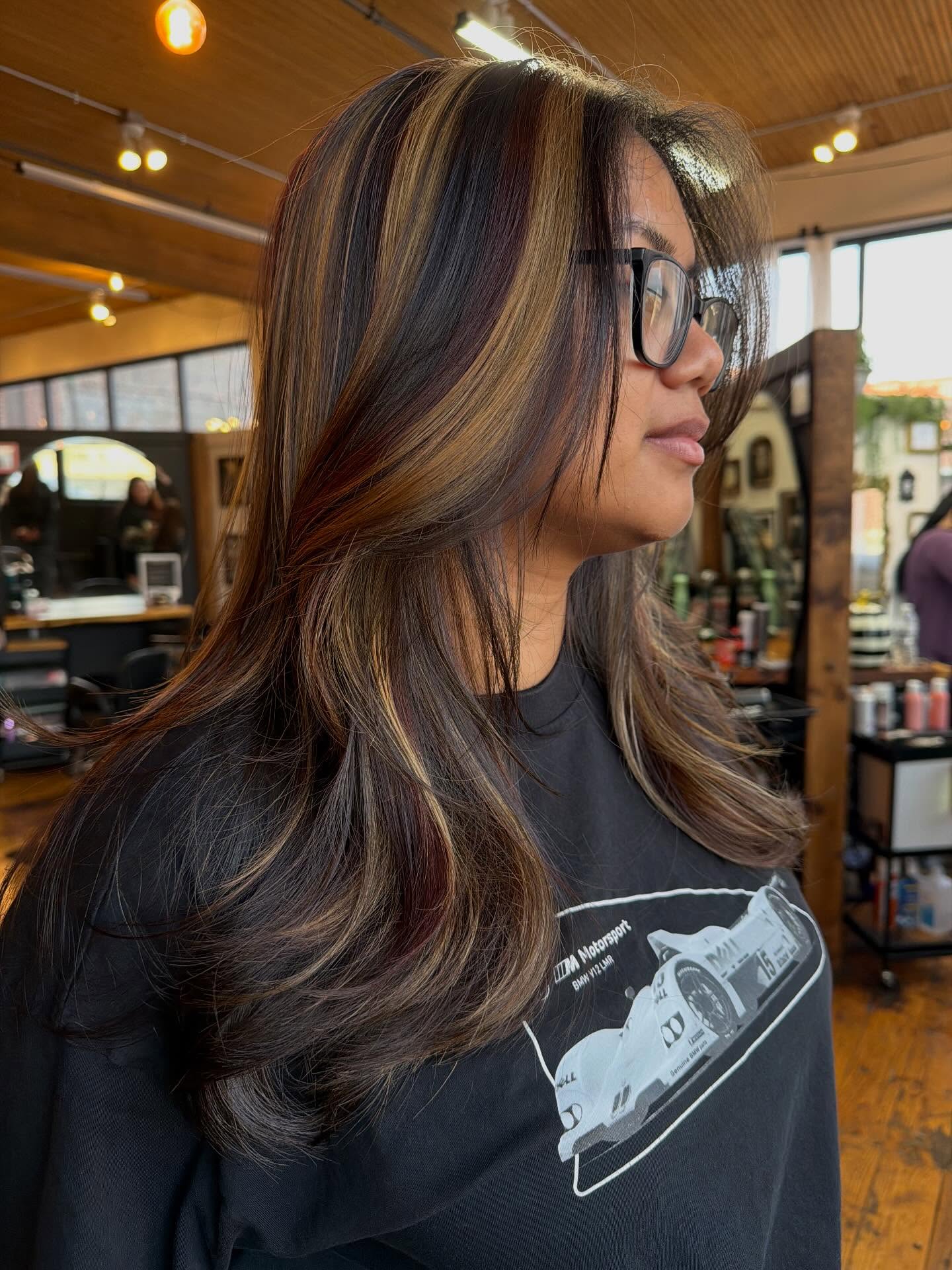 Dynamic Long Layered Cut with Bold Highlights