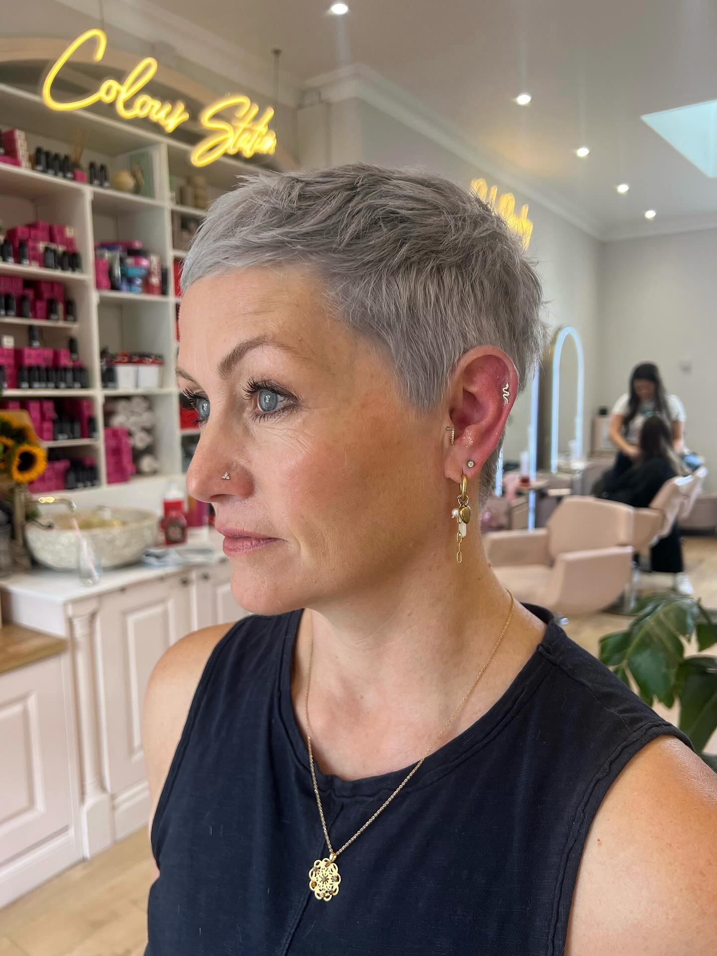 Elegant Silver Textured Pixie with Defined Edges