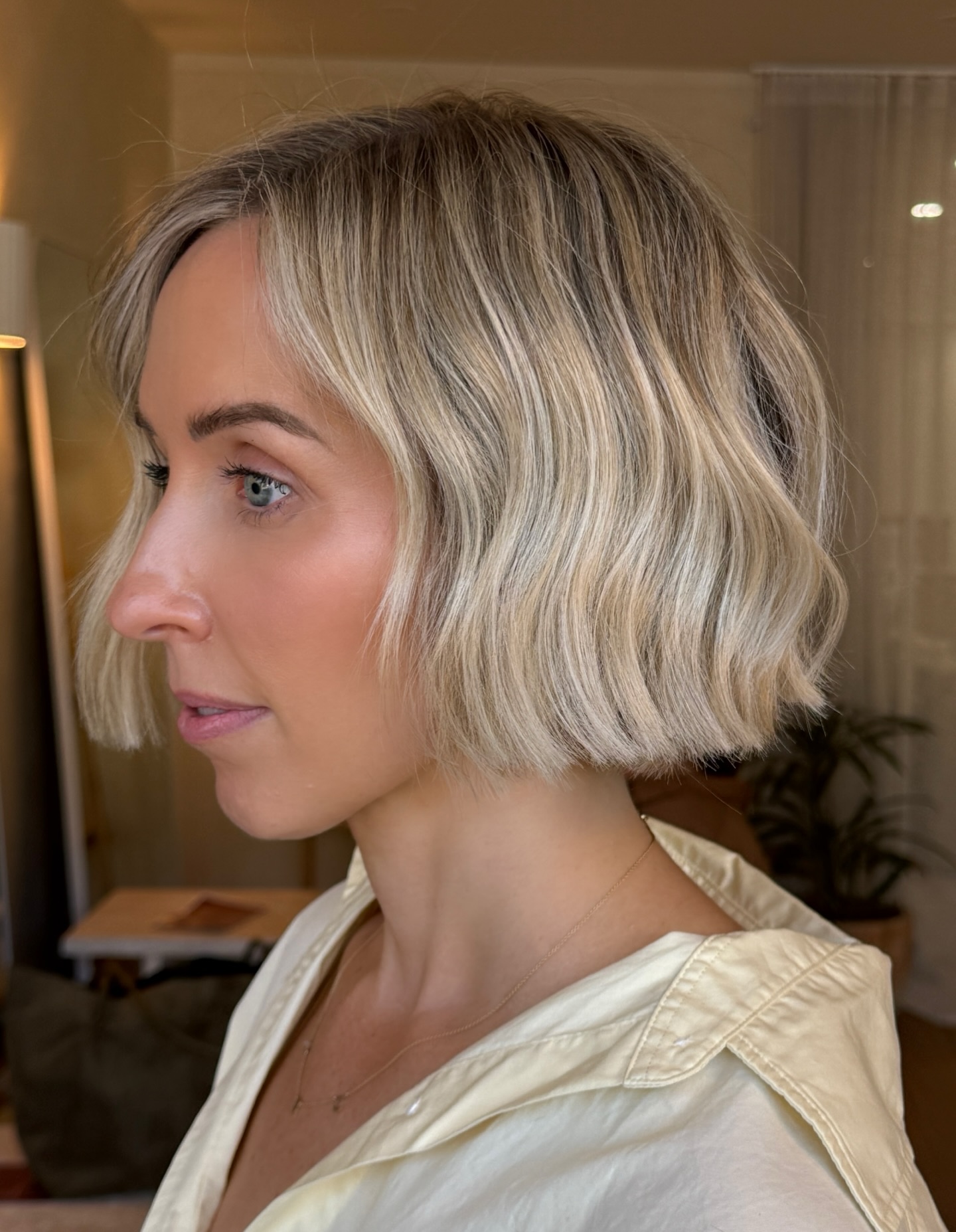 Chic Textured Bob with Soft Waves
