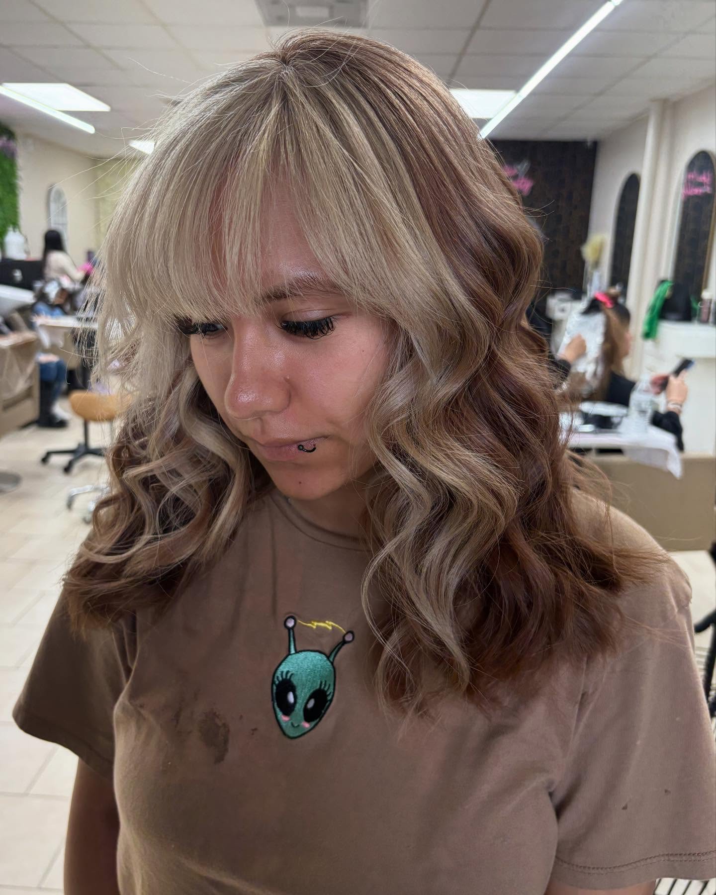 Playful Color Block Bangs with Soft Waves