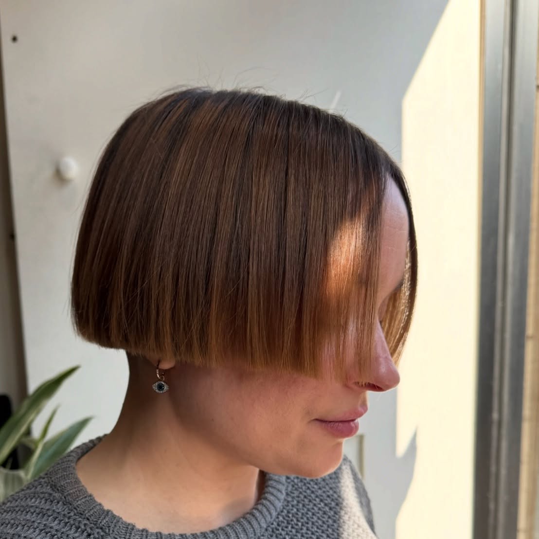 Chic Blunt Bob with Subtle Face-Framing Layers