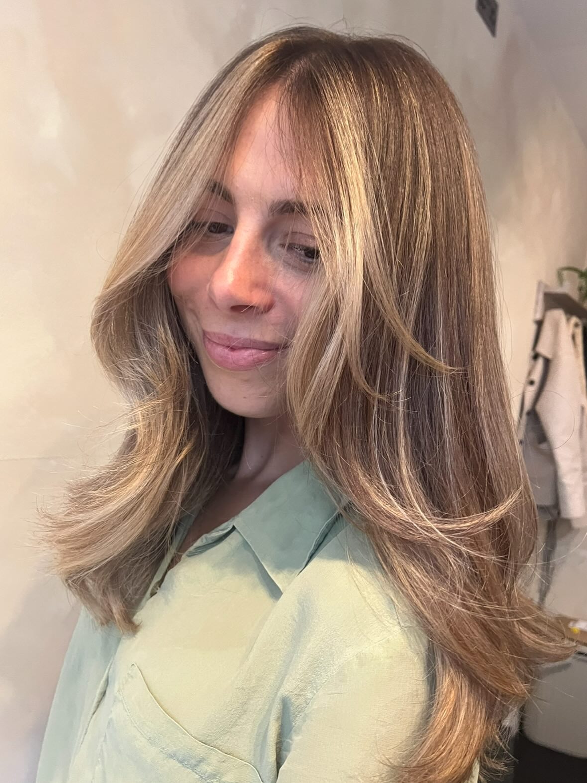 Soft Layered Cut with Sunlit Highlights