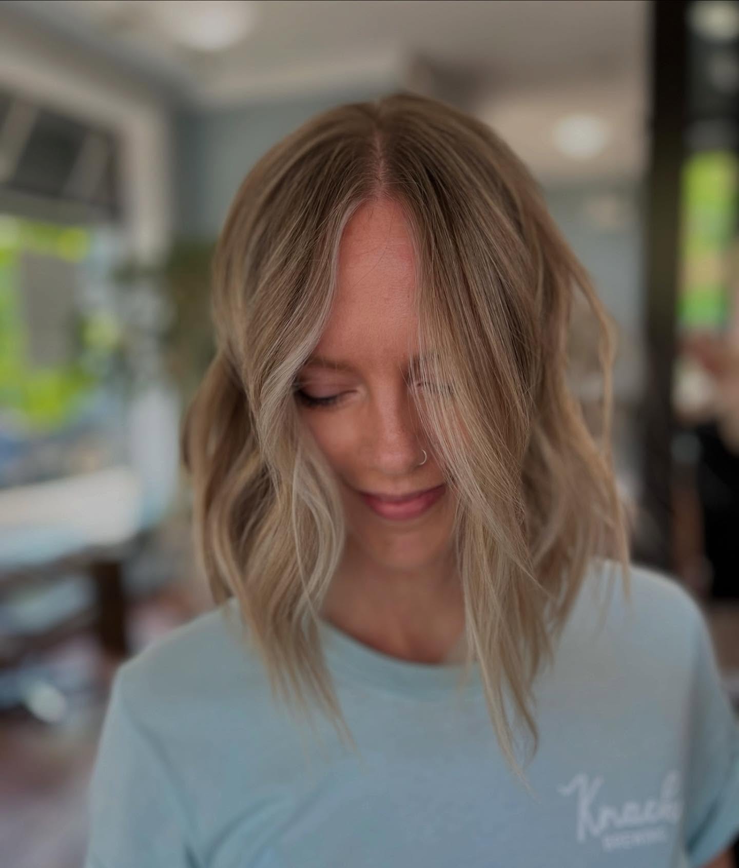 Beachy Textured Lob with Sun-Kissed Highlights
