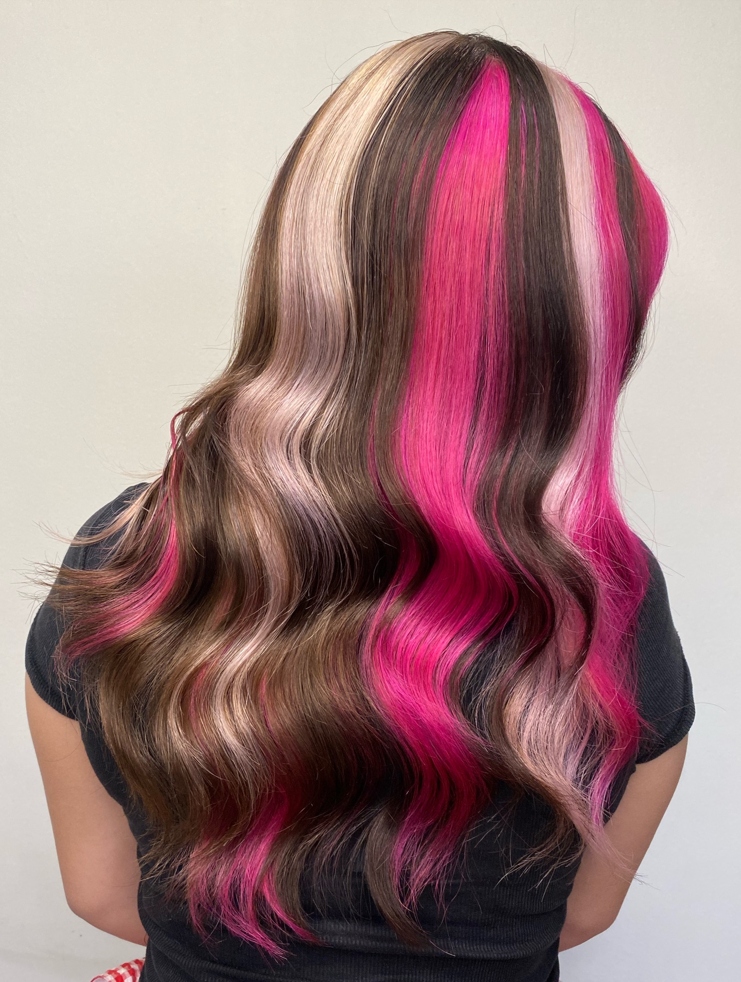 Bold Multicolored Waves with Vibrant Pink Highlights