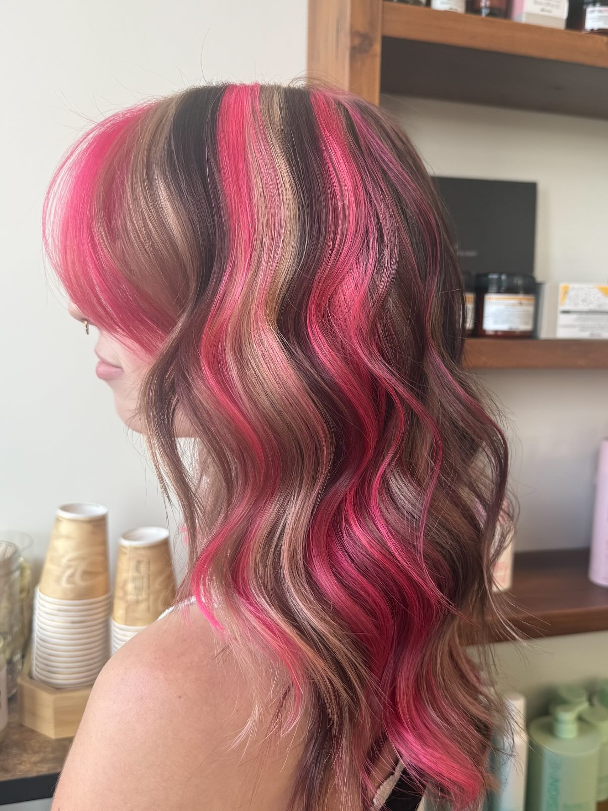 Dynamic Pink and Chocolate Waves with Subtle Highlights