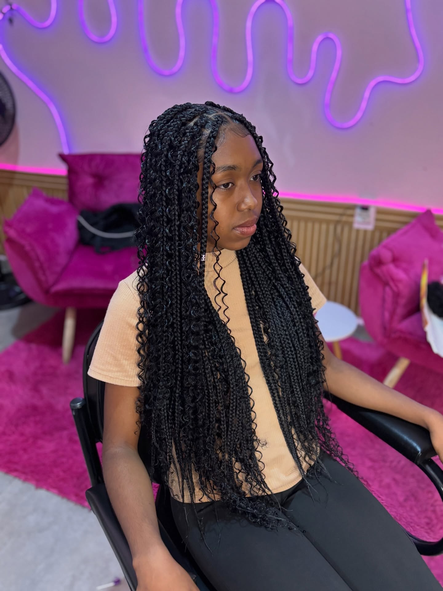 Long Spiral Twist Braids with Defined Curls