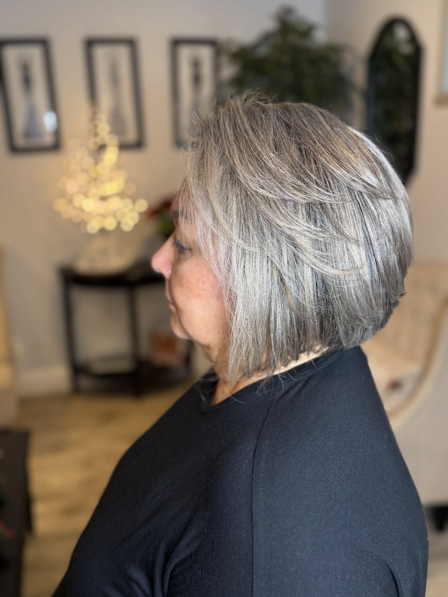 Chic Silver-Highlighted Textured Bob
