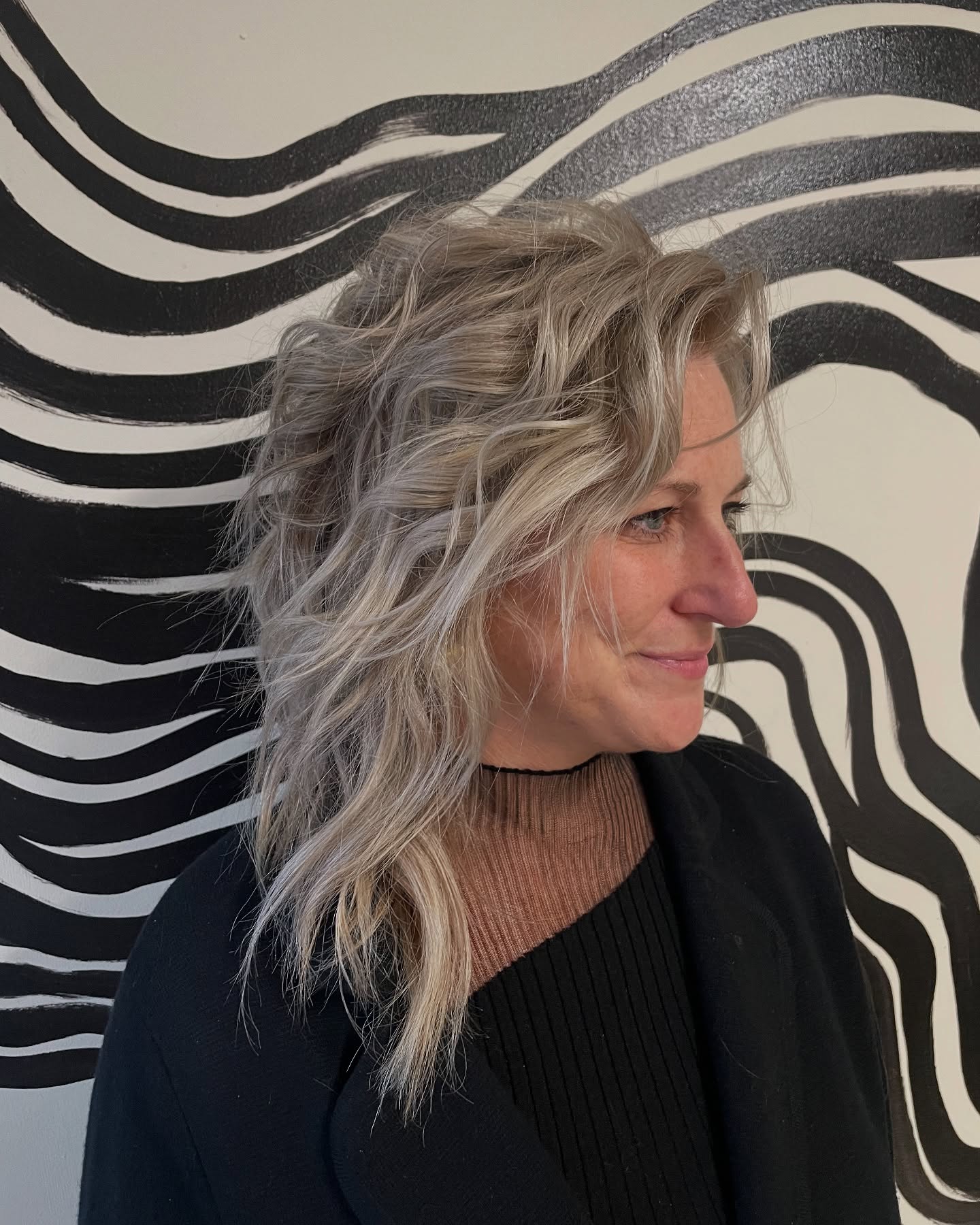 Textured Ash Blonde Beach Waves with Soft Layers