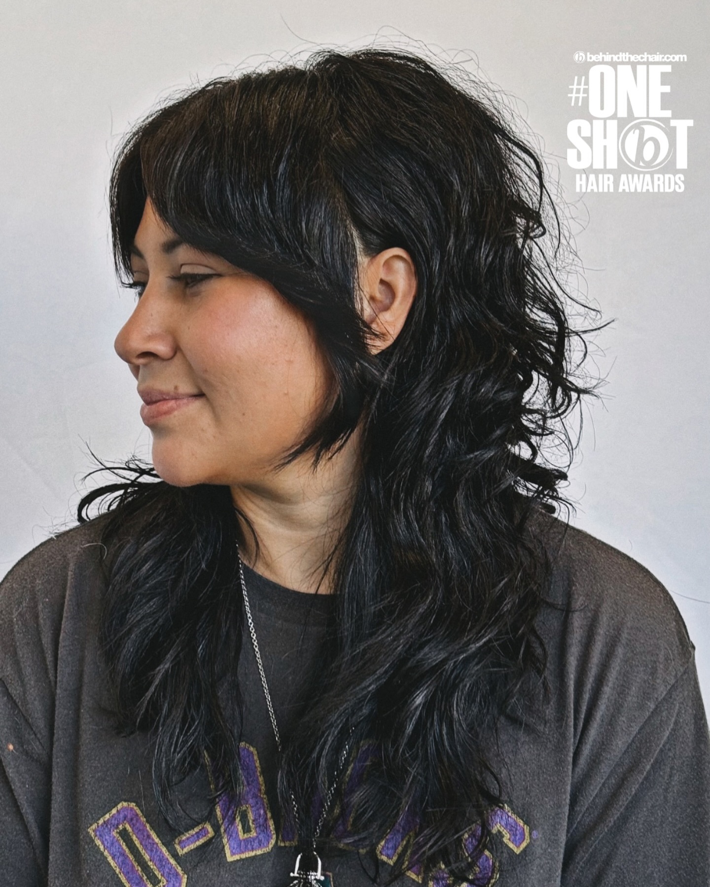 Chic Wavy Layered Cut with Fringed Bangs