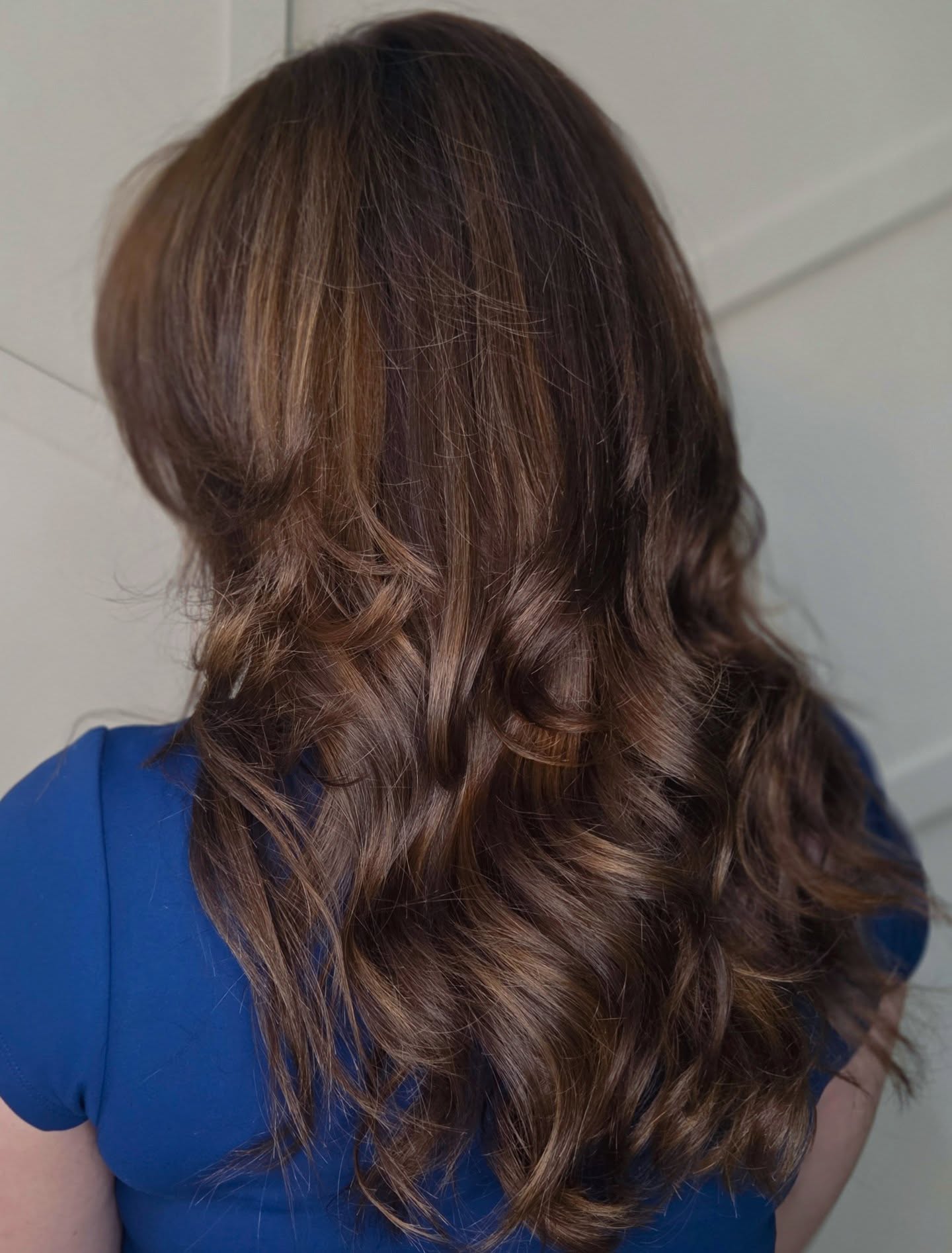 Chic Warm Brown Waves with Subtle Dimension