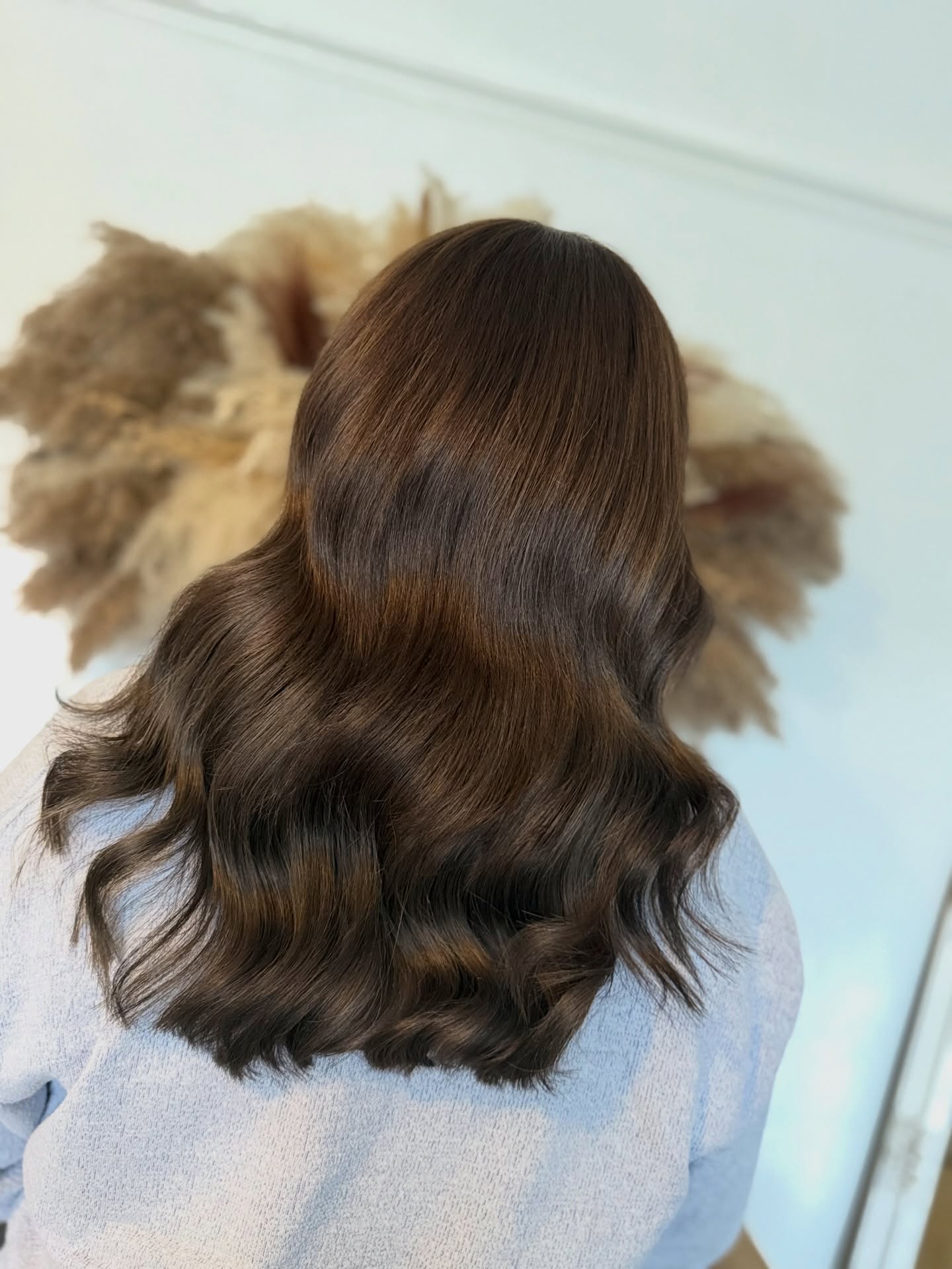 Rich Chocolate Waves with Soft Movement