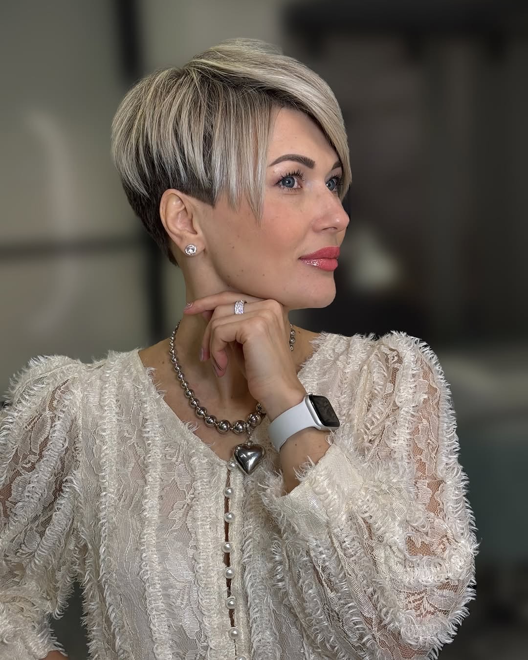 Chic Textured Pixie with Bold Highlights
