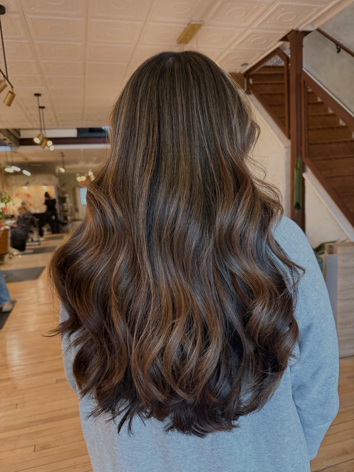 Luxurious Brunette Waves with Bright Blonde Highlights