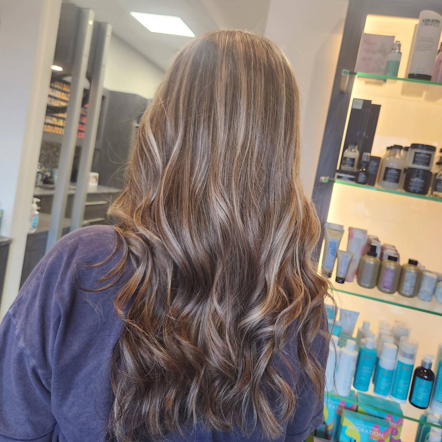 Sunlit Brunette Waves with Bright Blonde Highlights