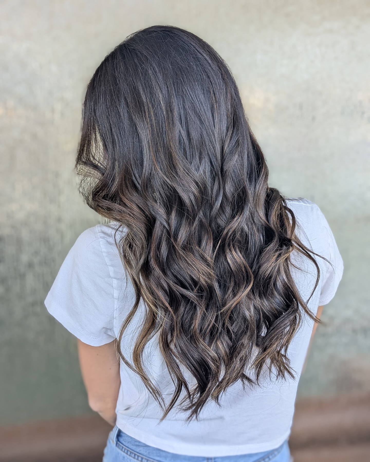 Textured Brunette Waves with Bright Blonde Highlights