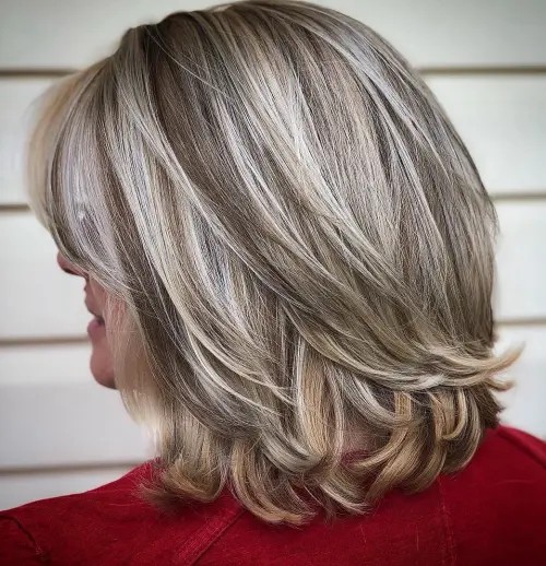 Textured Shoulder-Length Cut with Soft Highlights