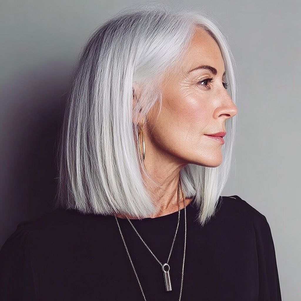 Chic Silver Blunt Cut with Subtle Layers