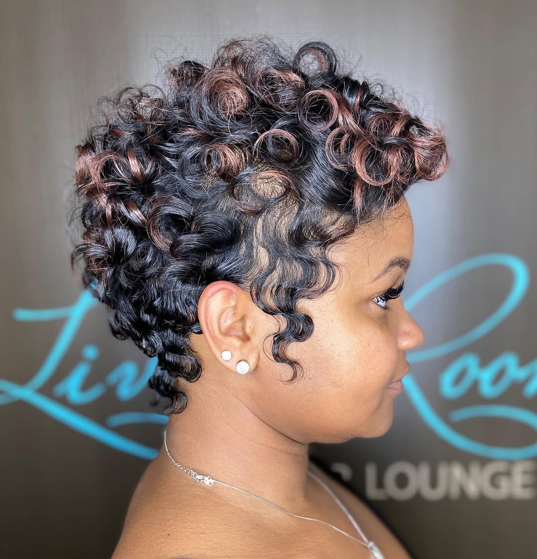 Chic Curly Tapered Cut with Highlights