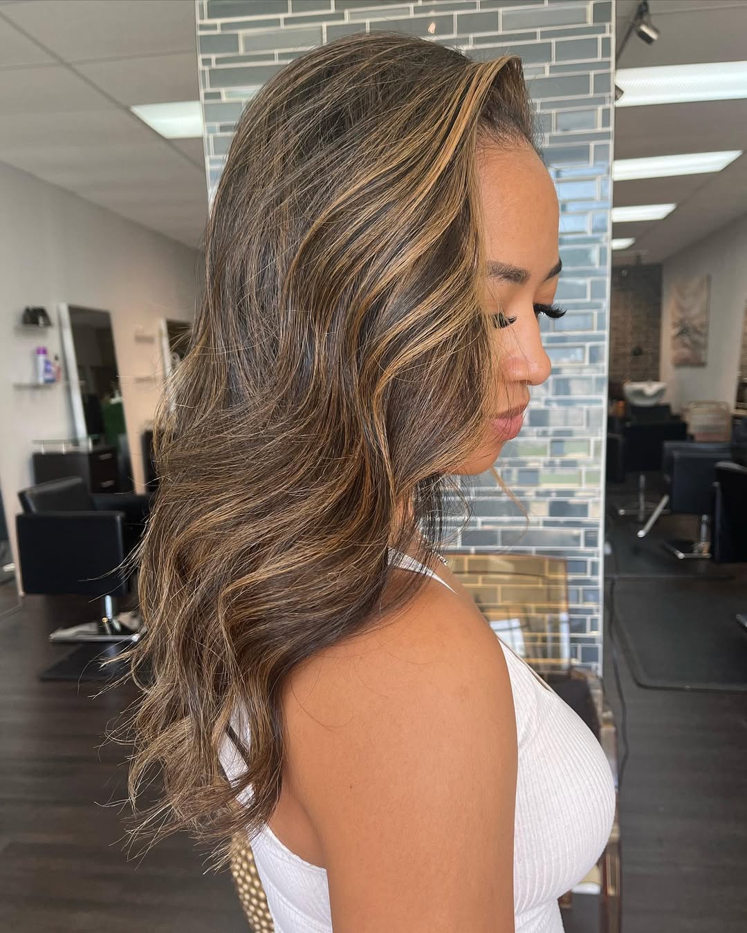 Chic Long Layered Waves with Caramel Highlights