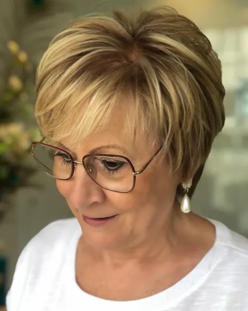 Chic Textured Pixie Cut with Soft Bangs