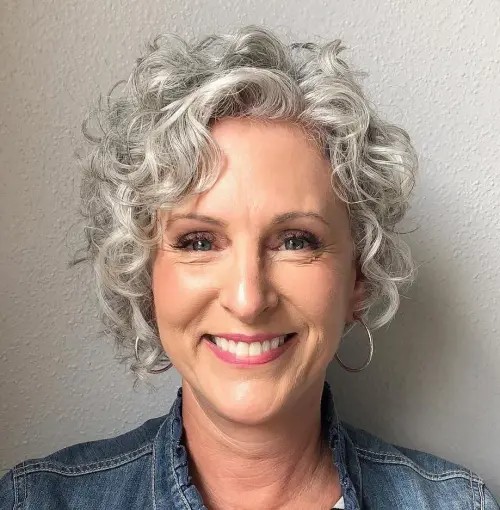 Chic Curly Silver Bob with Textured Layers