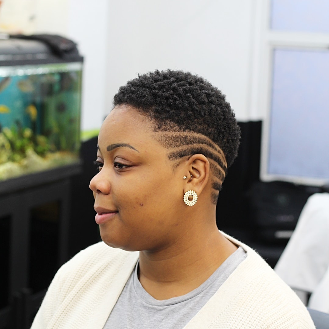 Chic Textured Short Cut with Side Designs