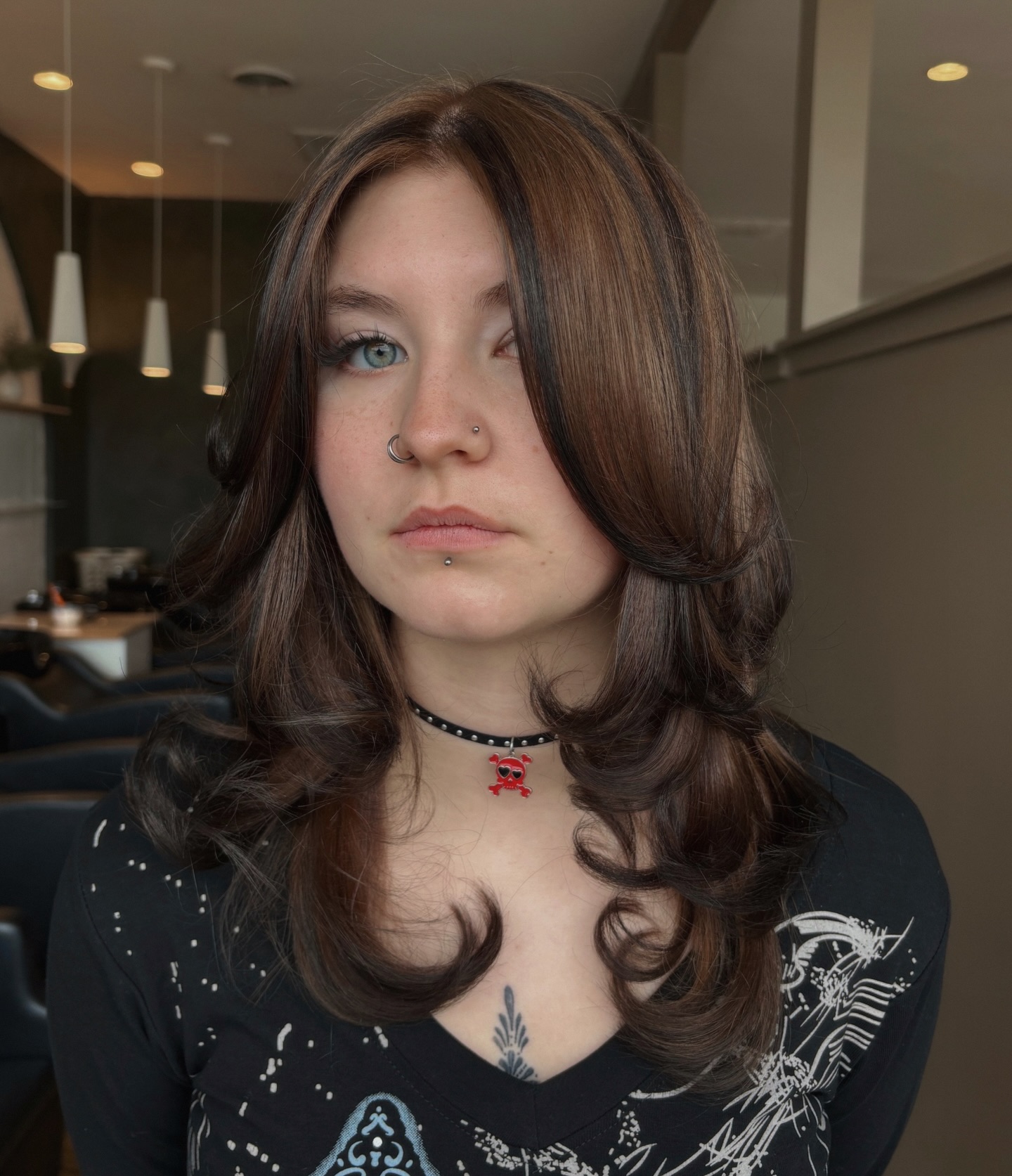 Dynamic Layered Cut with Subtle Highlights