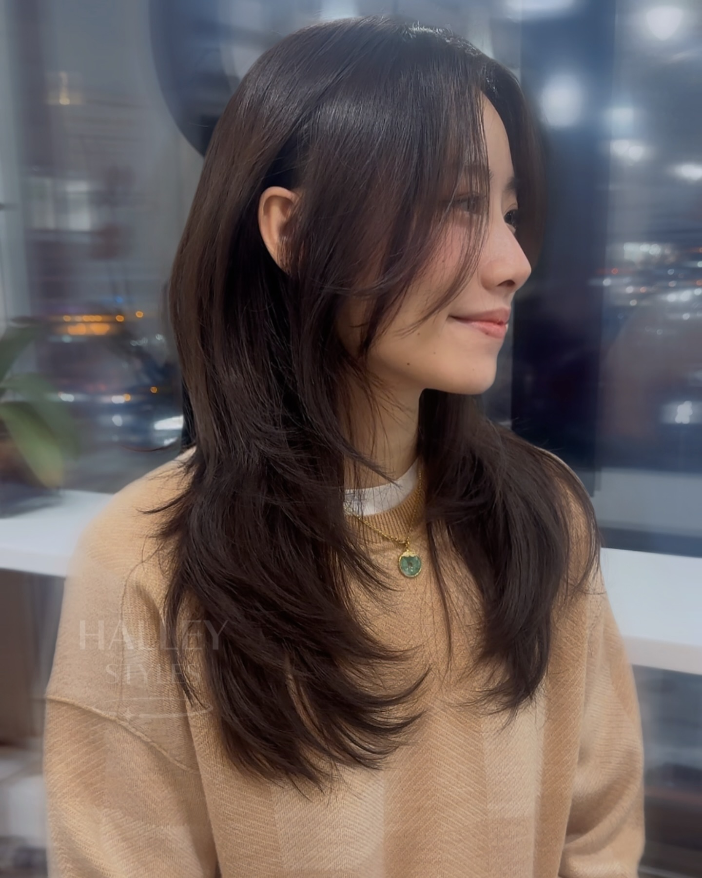 Modern Layered Cut with Subtle Face-Framing Layers