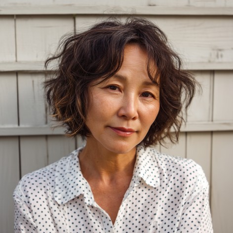 Textured Shaggy Bob with Soft Waves