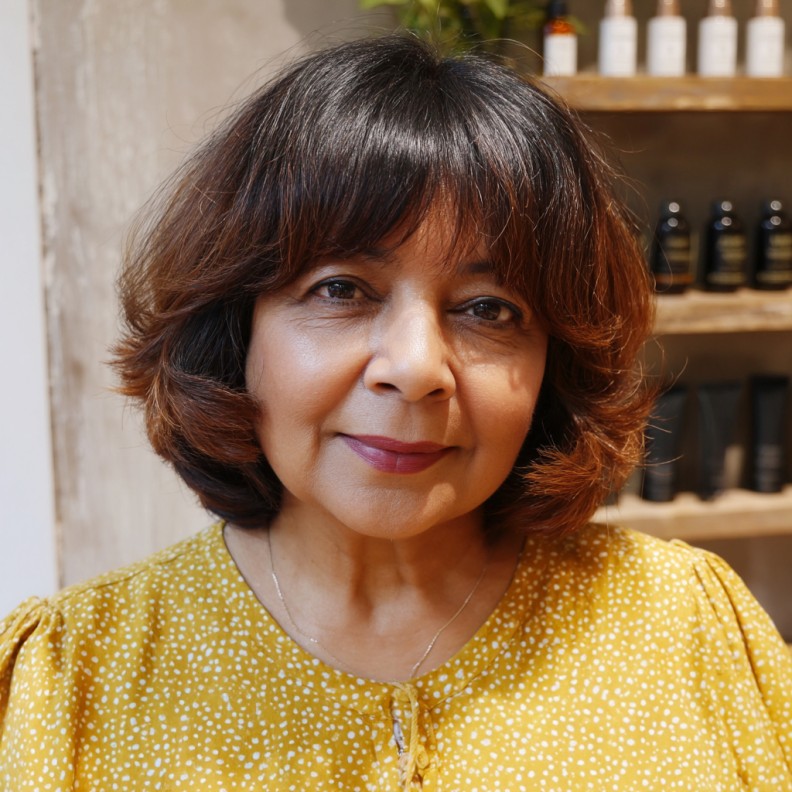 Sleek Layered Bob with Soft Ends