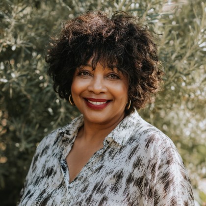 Textured Curly Bob with Face-Framing Layers