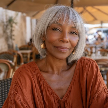 Chic Silver Bob with Soft Face-Framing Layers