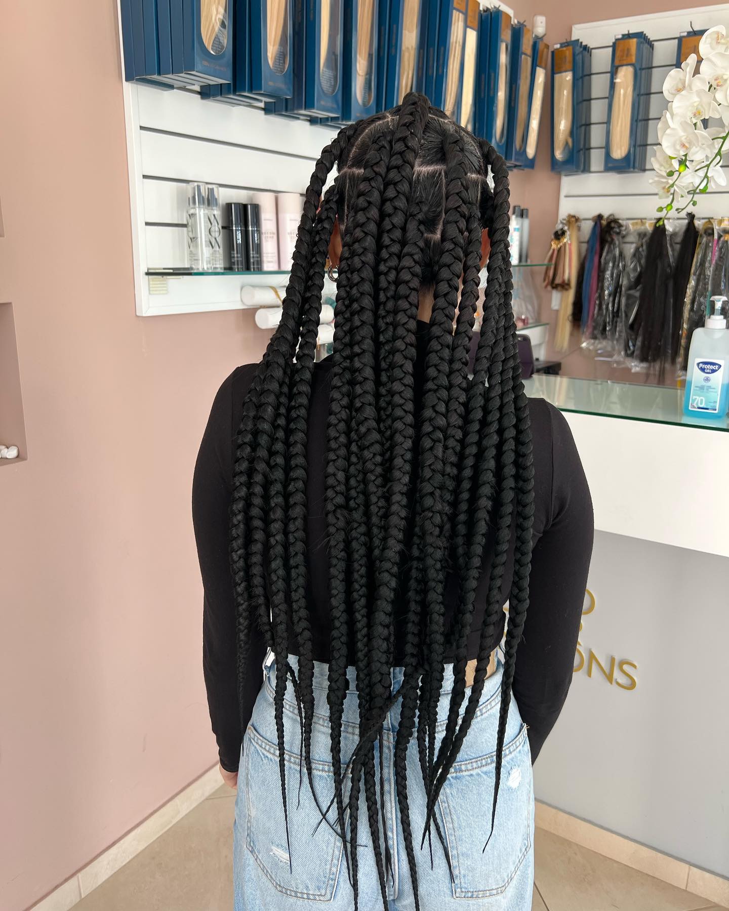 Trendy Jumbo Braids with Flawless Length and Texture